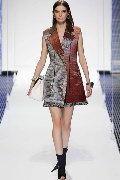 Look 46